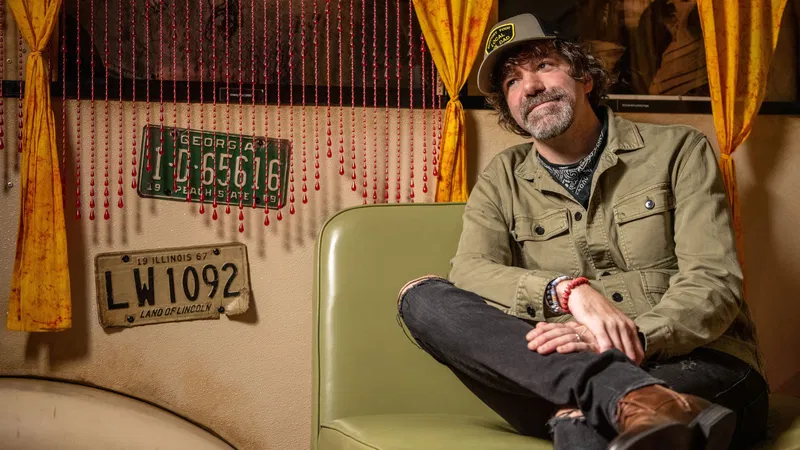 Stephen Kellogg Annapolis: Intimate Show!
