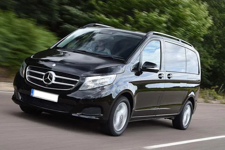 Stress-Free London to Southampton Cruise: Private Luxury Transfer