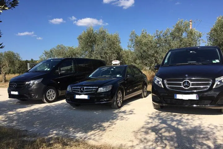 Stress-Free Marseille Transfer: Cruise to Airport in Comfort