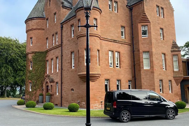 Luxury Edinburgh Transfer: Arrive in Style & Comfort