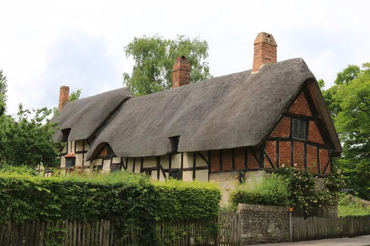 Unveiling England's Gems: A Bespoke Private Day Trip from London