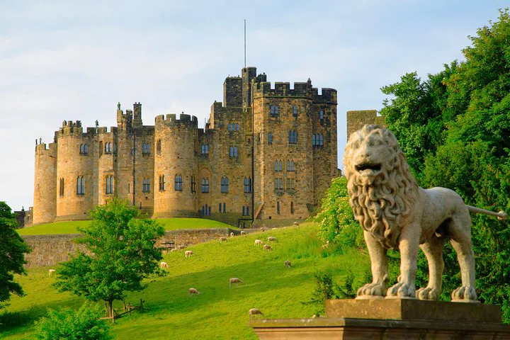 Alnwick Castle & Viking Coast Tour from Edinburgh