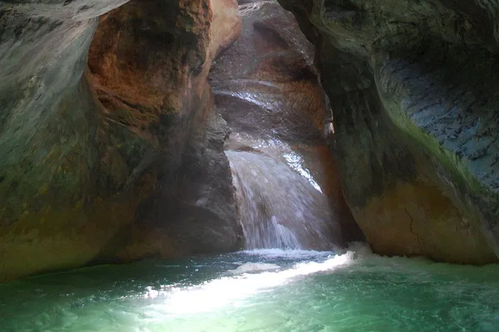 Infernet Canyoning: Plunge into Chartreuse's Emerald Depths!