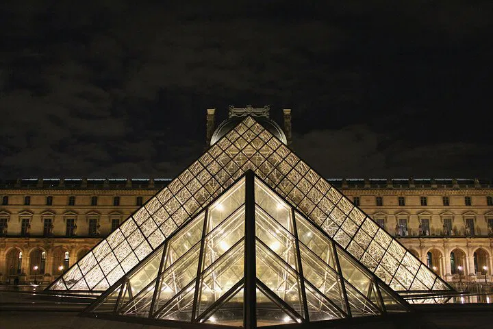 Louvre Museum Ticket: Explore with Audio Guide