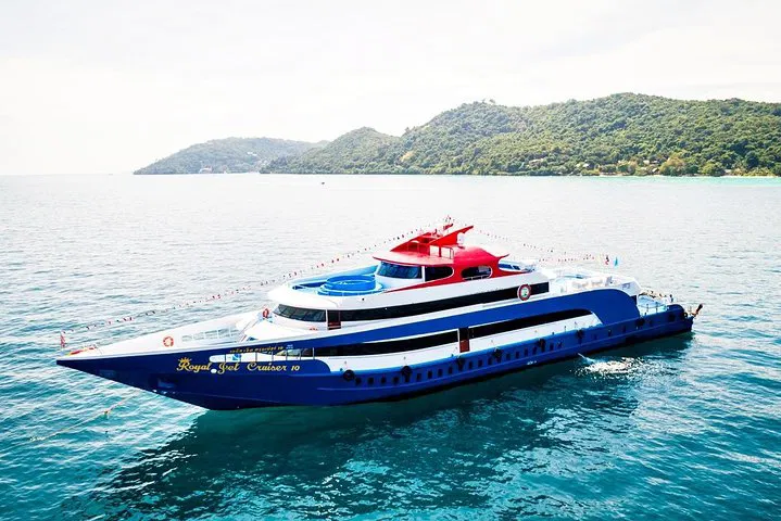 Discover Paradise: Phi Phi Islands Big Boat Tour with Lunch!