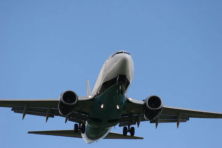 Stress-Free London Arrival: Private Gatwick Transfer to Your Doorstep