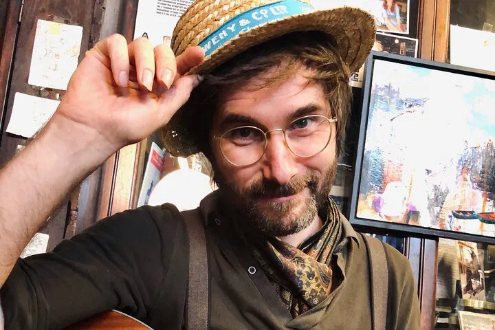 Dublin's Melodies: Poetry & Music Stroll with Live Performance