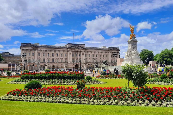 Uncover London's Hidden Gems: A Personalized Walking Adventure