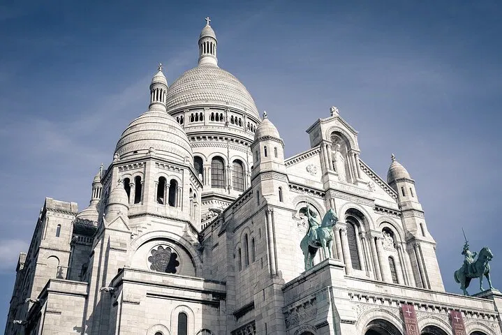 Uncover Montmartre's Bohemian Spirit: A Cultural Walking Tour