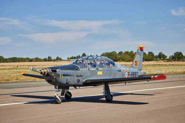 Defy Gravity: Thrilling Military Aircraft Adventure Near Paris