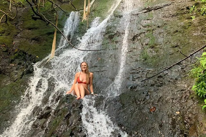 Honolulu's Hidden Waterfall: A Personalized Nature Hike Adventure
