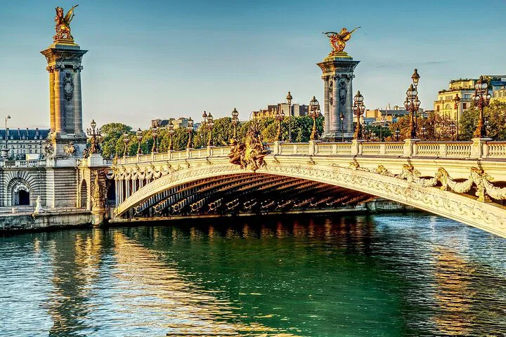 Unravel the Enigmatic Mona Lisa Murder: A Paris Exploration Game