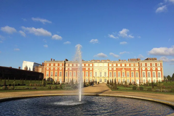 Royal Grandeur: A Private Day Exploring Windsor Castle and Hampton Court Palace