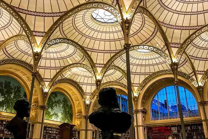 Paris Secret Passages Food Tour: Royal Treats & History