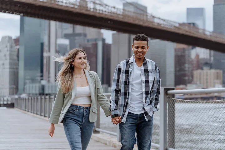 Discover Midtown Manhattan's Charms: A Romantic Walking Adventure