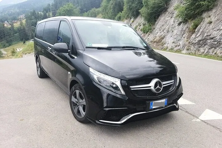 Genoa Cruise Port Round-Trip Private Transfer to City
