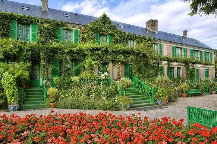 Giverny & Versailles Tour: Monet's Gardens & Palace