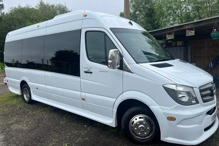 Private Heathrow Airport Transfer to Southampton Port