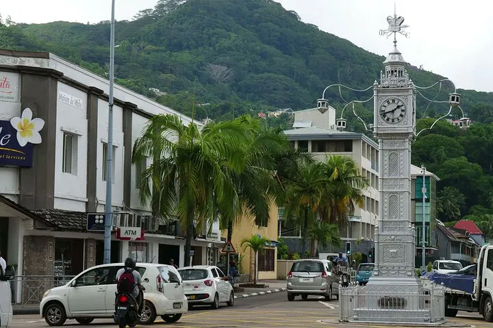 Victoria, Seychelles Walking Tour: See the City!