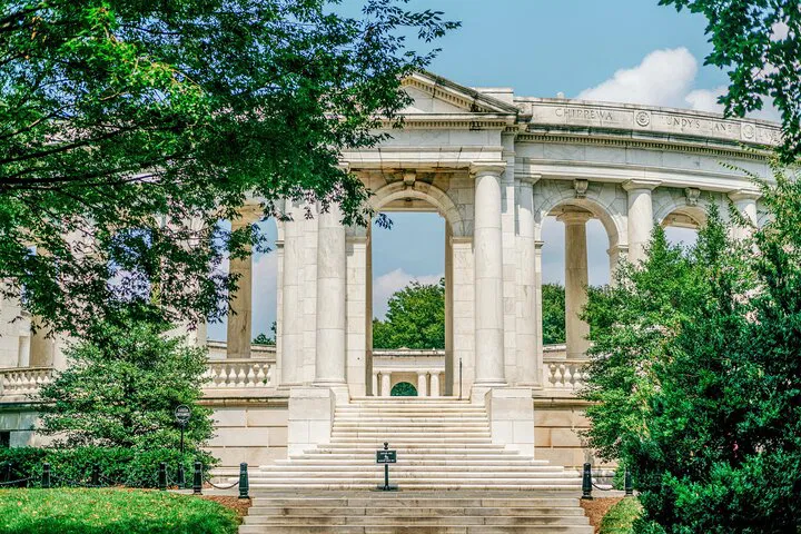 Reflections of Valor: A Guided Journey Through Arlington Cemetery
