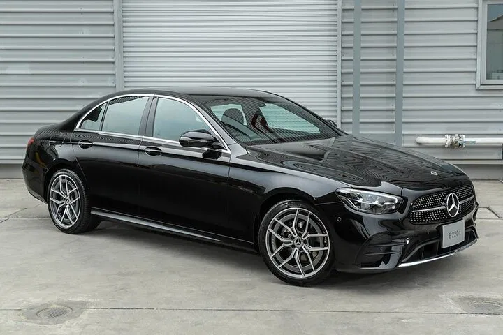 Paris Airport ORY Private Transfer: Arrive Stress-Free in Style