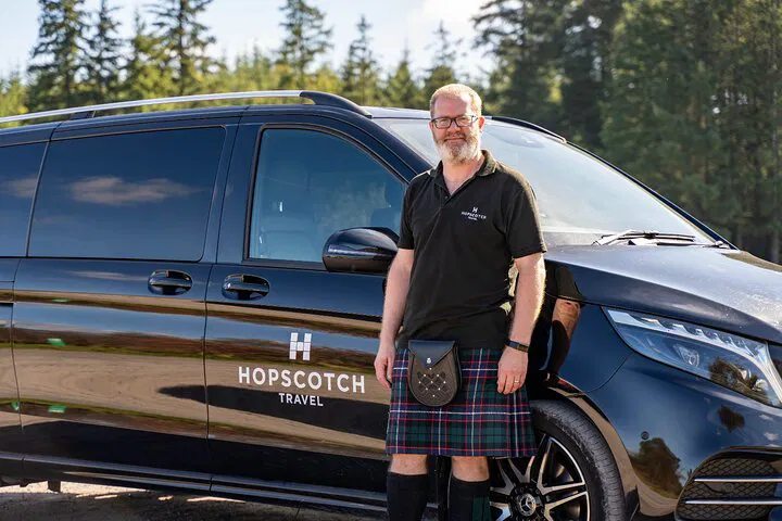 Edinburgh & Glasgow: Luxury Private Transfer with Expert Guide