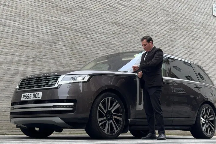 Luxury Heathrow Transfer: Arrive in London Like Royalty