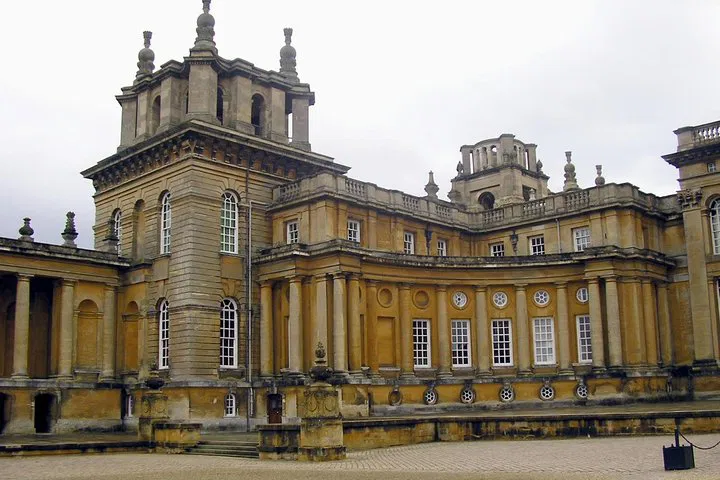 Effortless Oxford Escape: Private Heathrow Airport Transfers