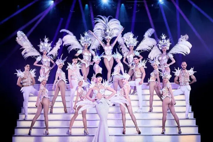 Paris 2CV Tour & Paradis Latin Cabaret Show