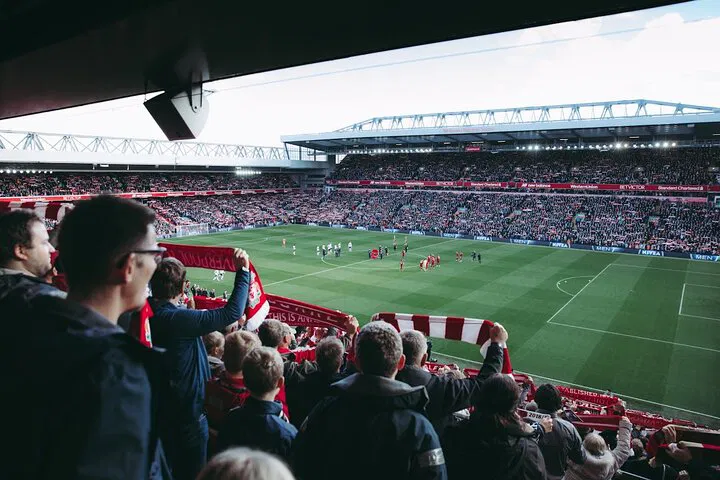 Liverpool & Anfield: Private, Guided City & Stadium Tour