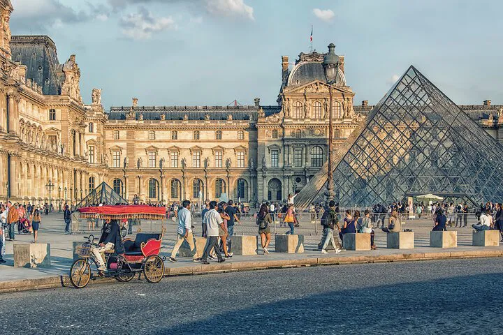 Louvre Museum: Skip-the-Line Ticket for Fast Entry