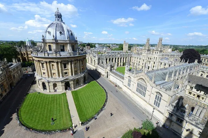 Explore Oxford: St. Mary's Church Walking Tour
