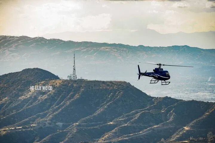 Golden Hour Views: Romantic Sunset Helicopter Tour in Los Angeles