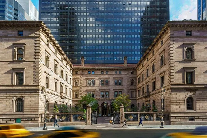 Gossip Girl Uptown Tour: Vintage Car & Iconic Sites!