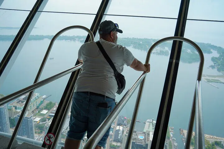 Discover Toronto's Gems: A Walk Through History & Heights