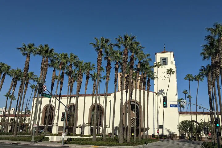 Unleash LA's Secrets: Epic Smartphone Scavenger Hunt Adventure!