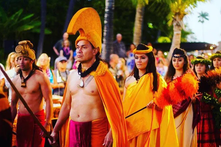 Island Breeze Luau: Immerse Yourself in Hawaiian Culture on the Big Island!