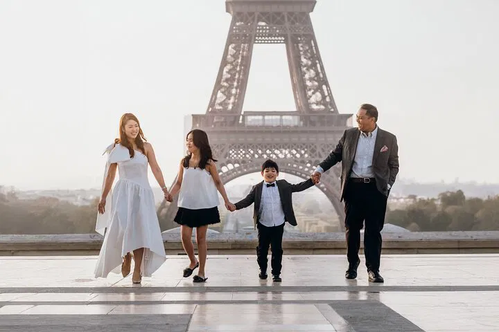 Eiffel Tower Photoshoot: Capture Your Paris Memories