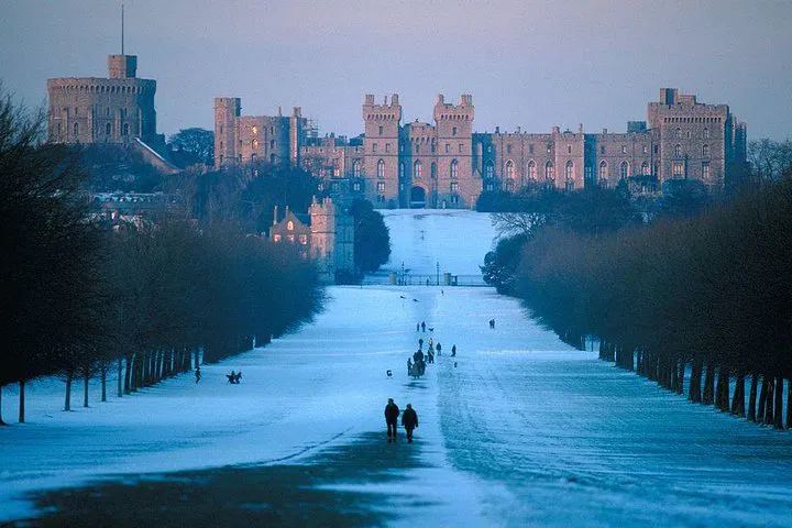 Windsor, Bath & Stonehenge Boxing Day Tour!