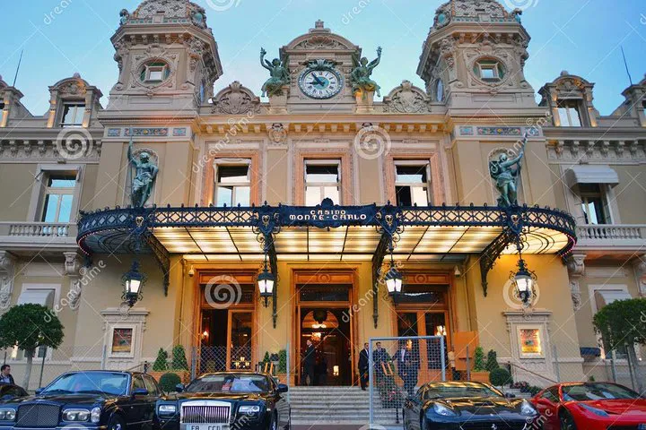 Discover Èze & Monaco: A Riveting Half-Day Coastal Excursion