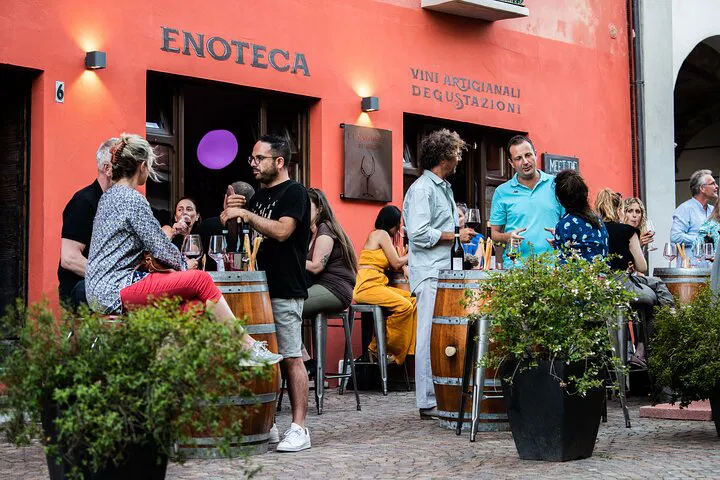 Uncork Piedmont: A Langhe Wine Tasting Adventure in Neive