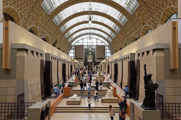 Paris Bus Tour & Orsay Museum: Skip-the-Line Tickets