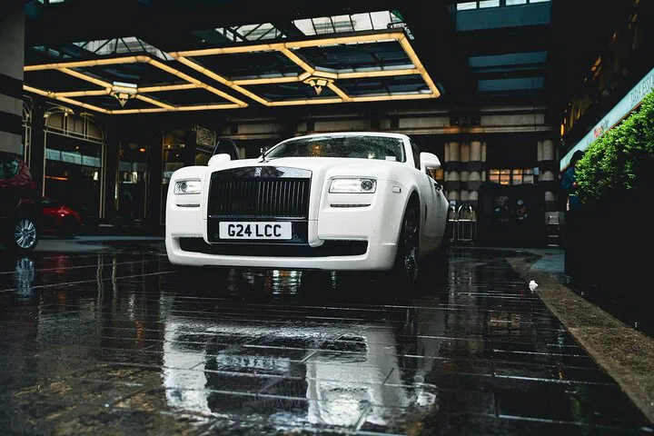 Luxury London Tour: Rolls Royce, London Pass & Champagne