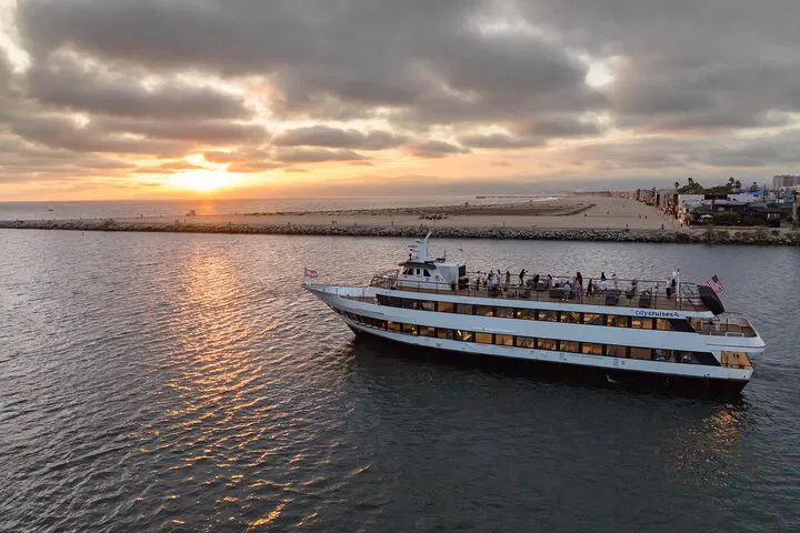 LA Dinner Cruise: Marina del Rey Views & Gourmet Meal