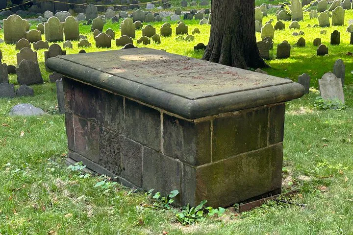 Boston Witchcraft Tour: Uncover Dark History