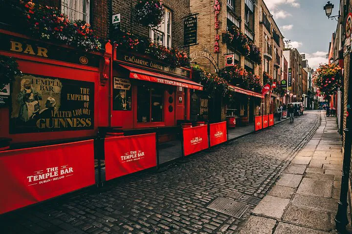 Dublin's Secrets: Interactive Treasure Hunt Adventure!