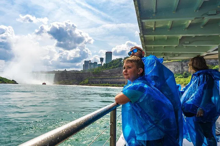 Niagara Falls USA: Intimate Tour with Maid of the Mist & Cave of the Winds