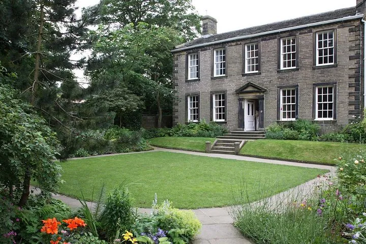 Unveiling Yorkshire's Charms: A Personalized Day Trip from Harrogate