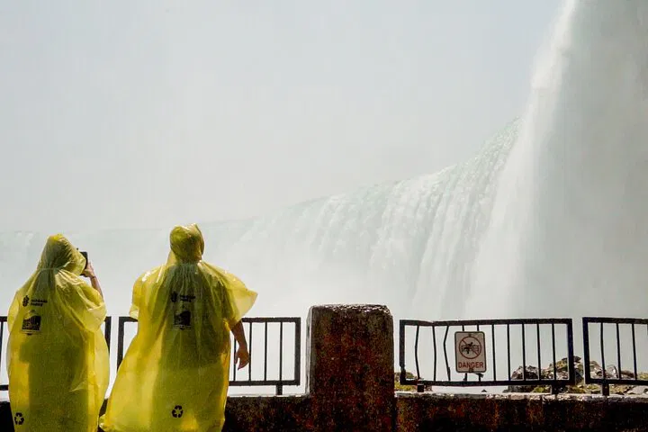 Niagara Falls: Small Group Tour + Boat & Behind Falls!