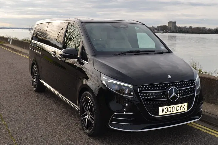Stress-Free Portsmouth-Gatwick Transfers: Private & Punctual